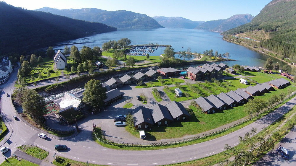 Mikkelparken Ferietun Hotel คินซาร์วิค ภายนอก รูปภาพ