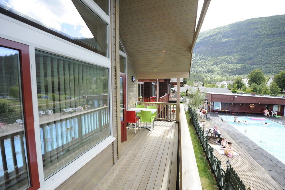 Mikkelparken Ferietun Hotel คินซาร์วิค ภายนอก รูปภาพ